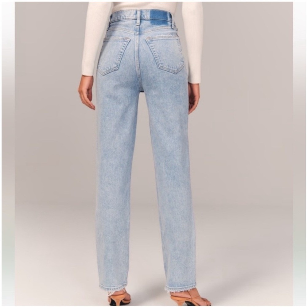 A&F Curve Love 90s Straight Criss Cross High Rise Jeans NWT 29/8 Extra Short - Picture 2 of 6